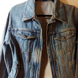 Harley-Davidson ,"Genuine Motorclothes" denim jacket. 100% Cotton. Embroidered